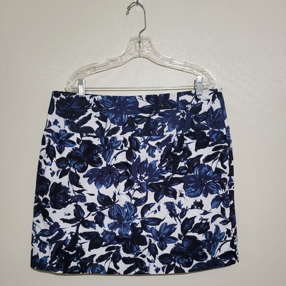 SC&CO. Floral Skirt w/Shorts - Picture 2 of 4